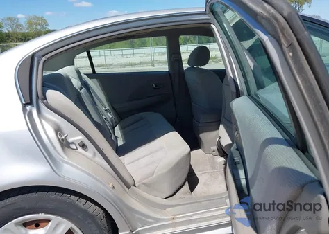 2002 Nissan Altima 2.5 S из США, поврежденный, VIN 1N4AL11DX2C703471